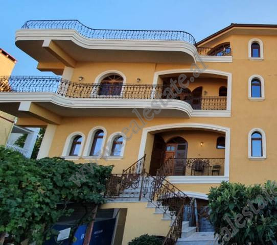 Four storey villa for rent consists of&nbsp;&nbsp;a basement, a garage for 2 cars and 3 floors for l